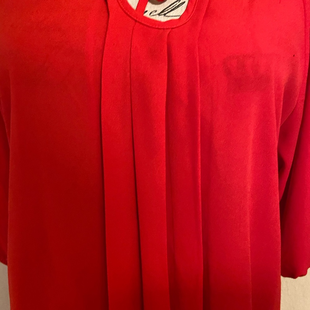 Red blouse - Picture 3 of 4